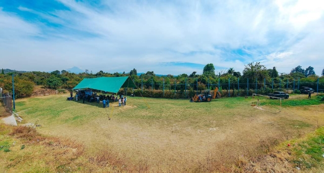 La cancha contará con diversos atractivos para los habitantes de la comunidad.