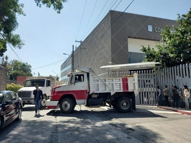 Protestaron empresarios ante el Congreso local