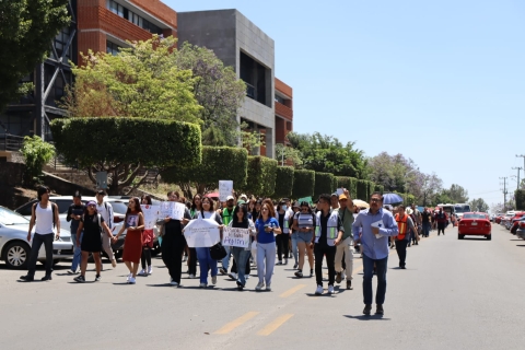 Con marcha en silencio, estudiantes de la UAEM exigen justicia por homicidio de Aylin