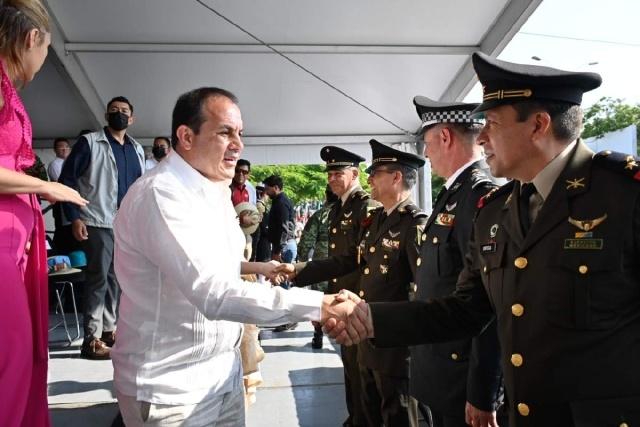 Cuauhtémoc Blanco preside desfile cívico-militar en Cuautla 