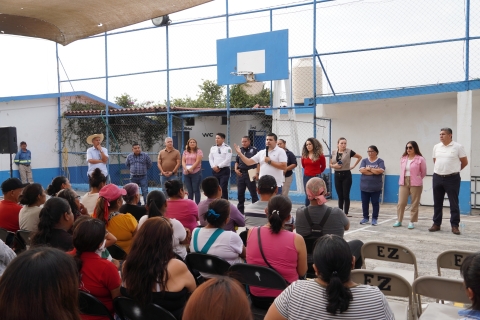 Realizan en Emiliano Zapata primera asamblea informativa para reordenamiento comercial en colonia Tres de Mayo