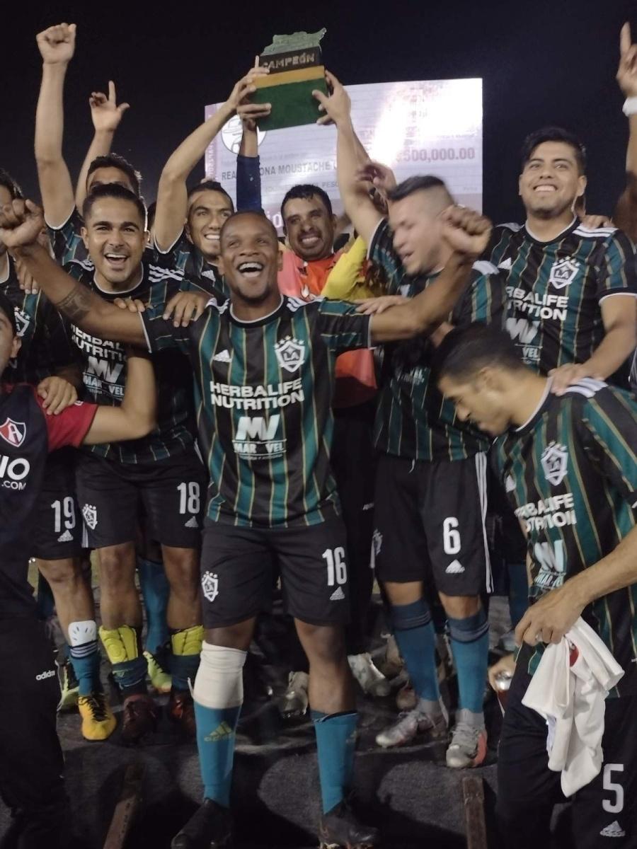 Real Barona Moustache empató a cero goles ante Deportivo Jr.  pero en la tanda de penales se impuso a los de la zona oriente.