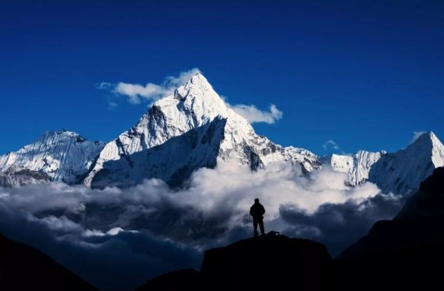 Nepal planea aumento en tarifas para escalar el Everest