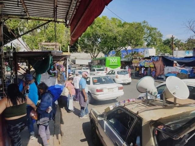 Las obras en el ALM quitan clientela a taxistas