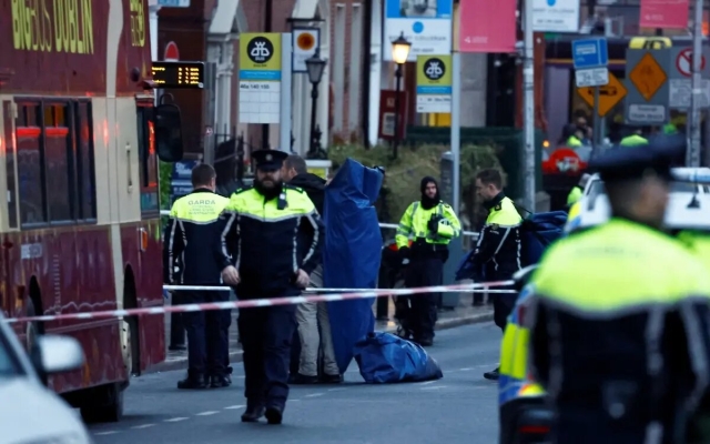 Hombre apuñala a tres niños y dos adultos en Dublín