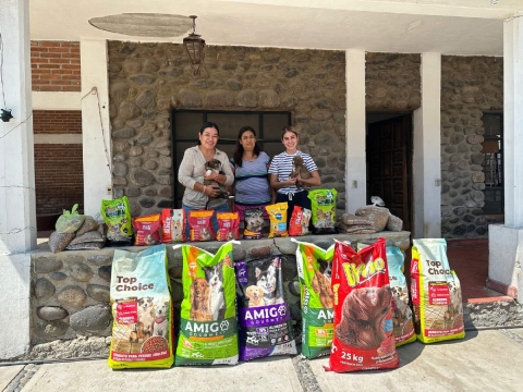 Entrega DIF Jojutla 217 kilos de croquetas a refugio