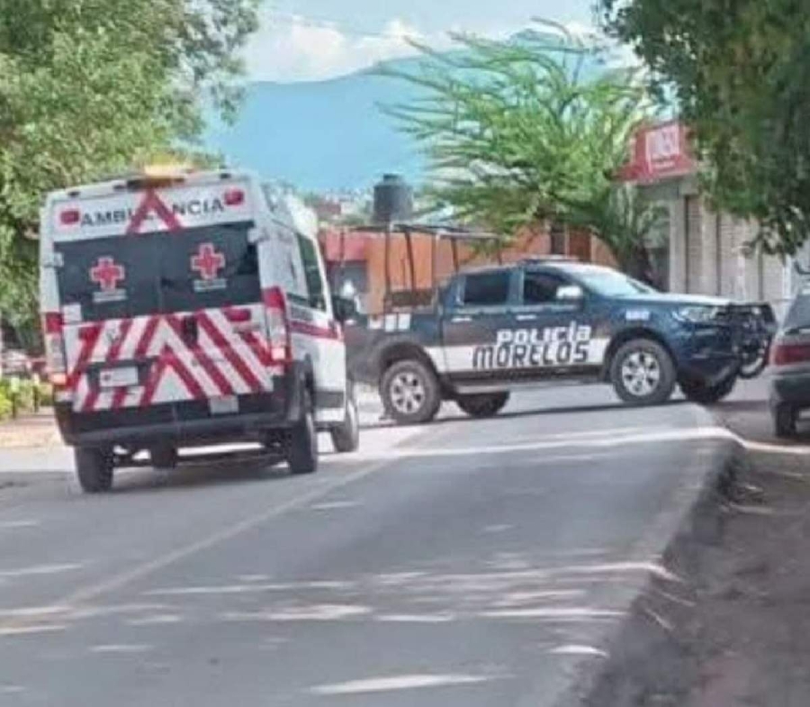Una de las víctimas fue asesinada a orillas de la carretera Puente de Ixtla-Tehuixtla.