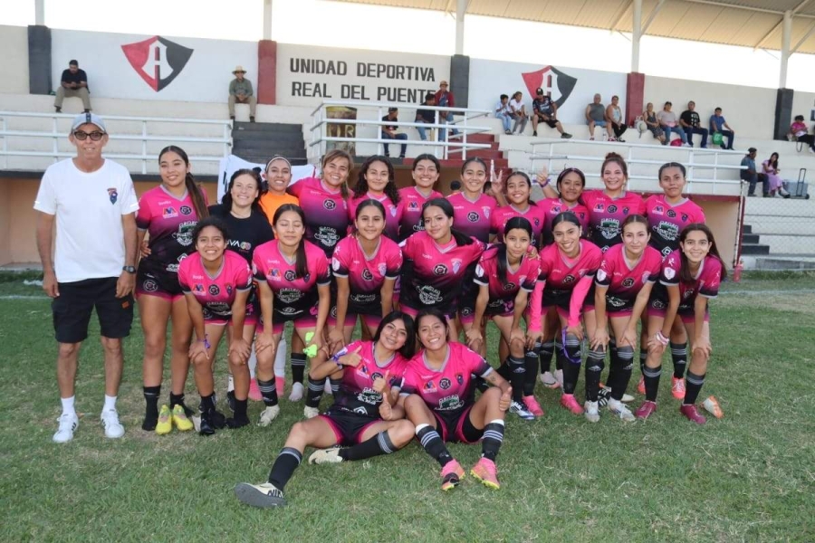 Desde los primeros minutos, las Caudillas dominaron el encuentro y se pusieron al frente en el marcador. 