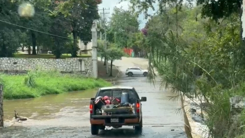 Ocasionaron lluvias desbordamiento del vado de Oacalco