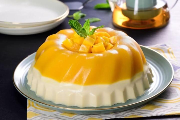 ¿Ya tienes calor? Prepara una refrescante gelatina de durazno con mango