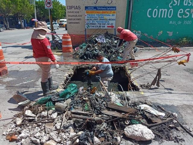 Durante la limpieza han retirado diversos desechos que han sido arrojados por la ciudadanía.