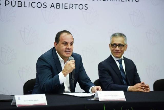 El gobernador Cuauhtémoc Blanco encabezó la firma de un convenio con notarios para otorgar apoyos a la ciudadanía en la emisión de testamentos. 