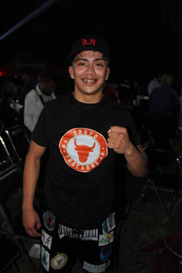 En la pelea estelar, Erick "Paris" L&oacute;pez venci&oacute; &ndash;por decisi&oacute;n un&aacute;nime&ndash; a Alfredo Guti&eacute;rrez Rubio, de la Ciudad de M&eacute;xico.