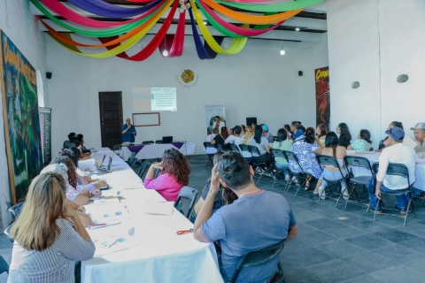 Capacitan a ayudantes municipales de Yautepec para fortalecer la AVG