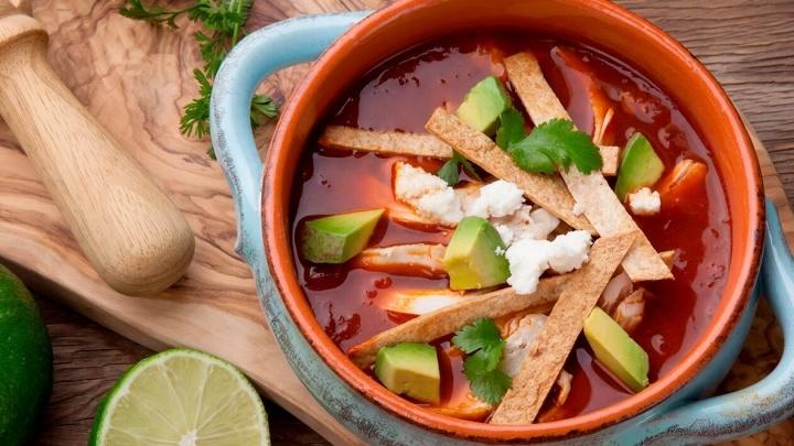 Herencia culinaria: Prepara sopa de tortilla paso a paso