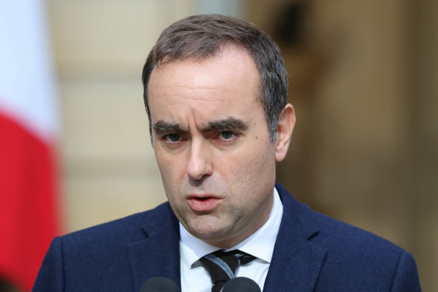 Renuncia del primer ministro francés Lecornu horas después de asumir el cargo