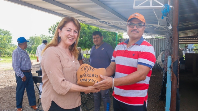 Manos de alfareros son orgullo morelense: Margarita González Saravia