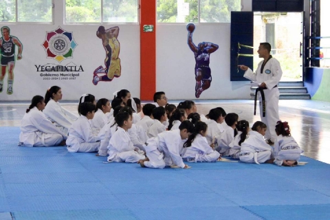 Con el taekwondo, los alumnos aprenden valores como la disciplina.