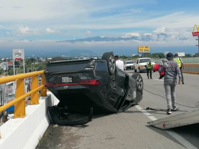 Dos heridos en el enésimo percance en el distribuidor vial Palmira