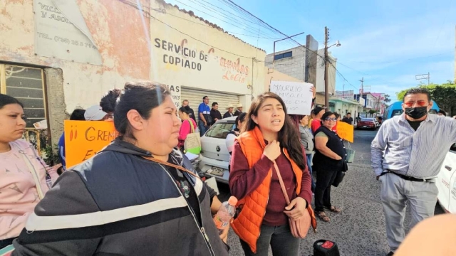 Familiares y amigos se manifestaron en la ciudad judicial.