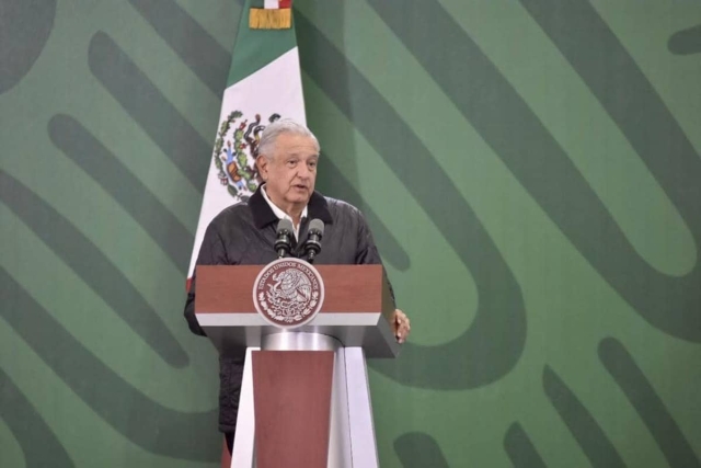 AMLO pide a legisladores aprobar la reforma eléctrica como se propuso