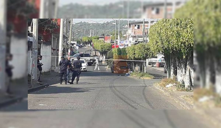 Encuentran un cadáver calcinado en Coatlán