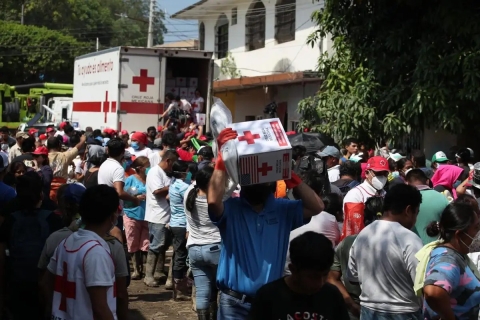 Cruz Roja entrega más de 76 toneladas de ayuda a damnificados en Veracruz