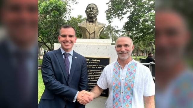 Monumento de Benito Juárez en Miami Beach; así fue develado