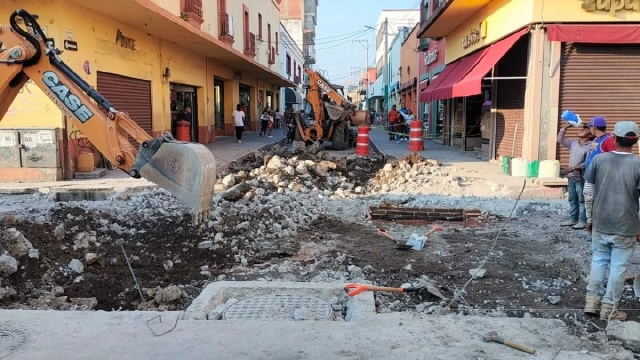  Los locales de la zona se inundaron por la mala planeación de la obra.