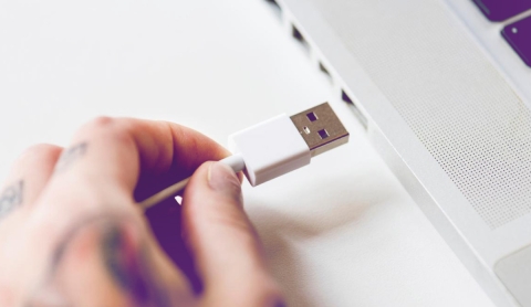¿Para qué sirven los orificios en el conector USB? Descubre su función y más datos interesantes