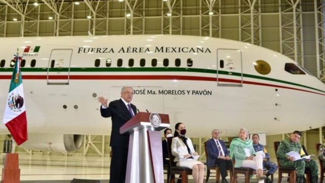 AMLO propone donar el avión presidencial a empresa que administrará AIFA