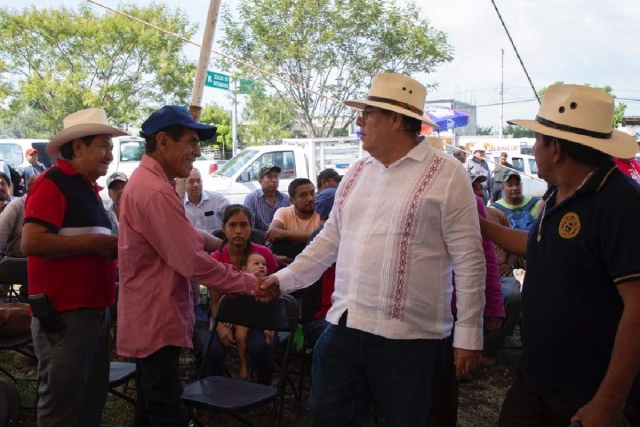 Víctor Mercado dio banderazo de inicio de trabajos de la plaza comercial de productores de la zona oriente