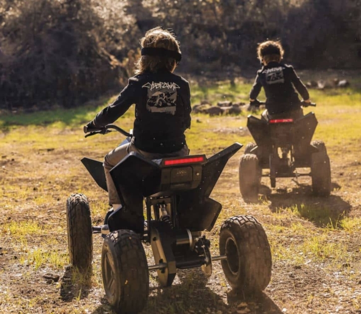 Tesla lanza un vehículo eléctrico para niños: este es su precio