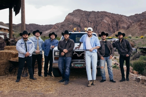 Grupo Frontera sorprende junto a Bad Bunny y cantan 'UN X100TO' en vivo en la CDMX