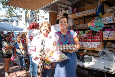 Melissa Montes de Oca contin&uacute;a apoyando la econom&iacute;a familiar con la 'MeliTienda' en Yautepec y Jiutepec