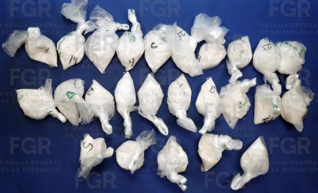 Parte de la droga que encontraron durante el cateo.