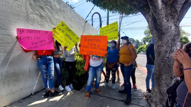 Protestan en Fiscalía Anticorrupción familiares de personas detenidas en la zona sur