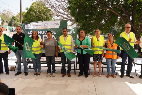 Anuncia Santos Tavarez construcciones en canchas de usos múltiples en comunidades de Tetecalita y Tepetzingo