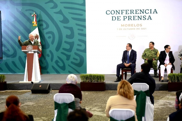 A tres años de gobierno, Andrés Manuel López Obrador respalda a Cuauhtémoc Blanco Bravo