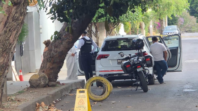  Se desconoce si los delincuentes pretend&iacute;an llevarse la camioneta.