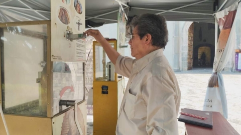 Son siete las imágenes que pueden ser grabadas en monedas de un peso, en una máquina de marcado que funciona en la catedral de Cuernavaca.   