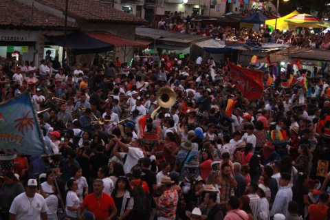 Gran afluencia en carnaval de Tepoztlán 2025