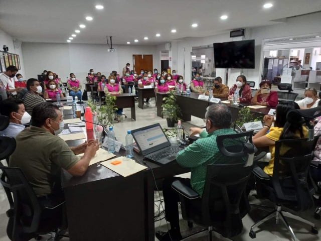 Supervisores y capacitadores recibieron un reconocimiento al declarar formalmente concluido el proceso de revocación de mandato en la Junta Distrital 04, este jueves.