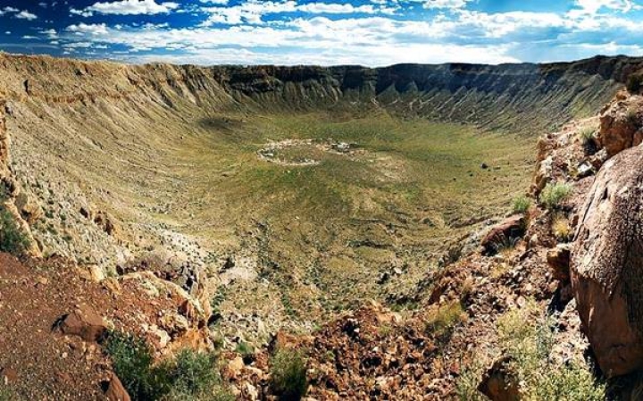 Científicos calculan medida del asteroide que causó el cráter más grande del mundo