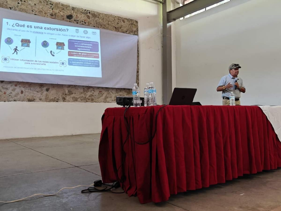 Tomar medidas preventivas ante una situación de extorsión ayuda a las personas no caer en el engaño, se dijo en la conferencia.