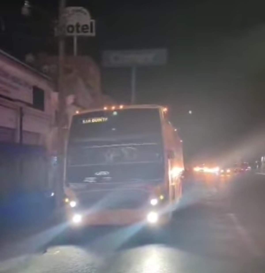 Se desconoce si los agresores intentaron asaltar al chofer.