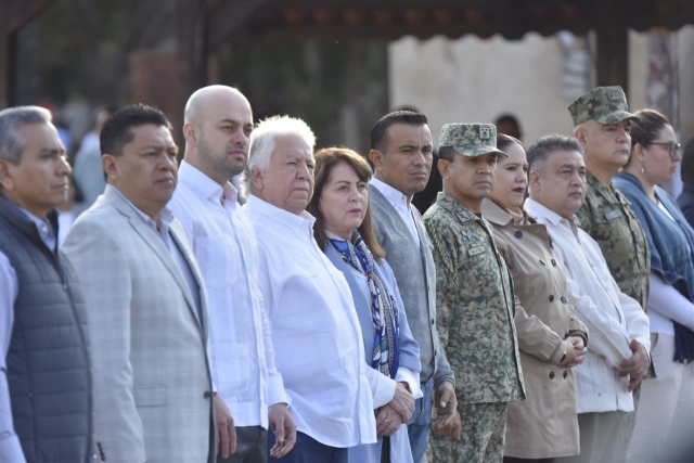 Preside gobernadora Margarita Gonz&aacute;lez Saravia honores a la Bandera Nacional en Tlayacapan