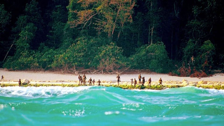 Detienen a turista por acercarse ilegalmente a isla de tribu aislada en Andamán