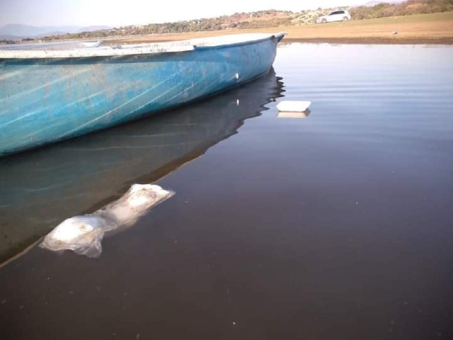 Pescadores llaman a los visitantes a no dejar sus desechos en las lagunas.