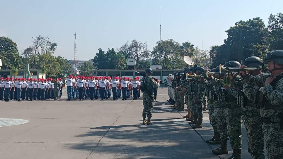 Este sábado, miles de jóvenes iniciaron su servicio militar en todo el país.